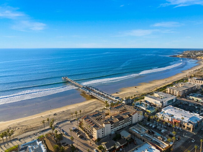 Building Photo - Your Furnished Coastal Escape Awaits!