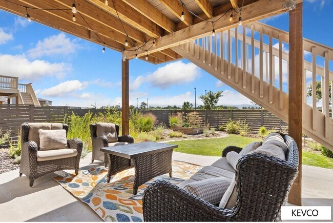 Building Photo - Sprawling Newer Construction Home