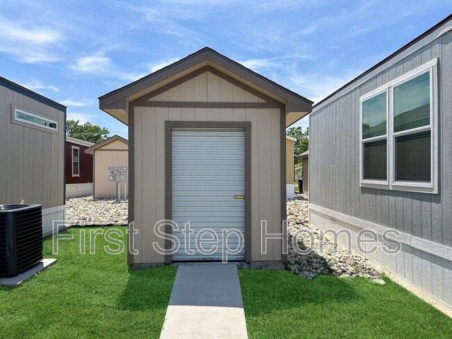 Building Photo - 237 Noriker Dr