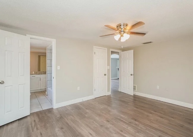 Building Photo - 9405 Gray Fox Ln