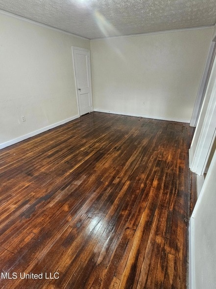 Building Photo - 4627 Estelle Dr