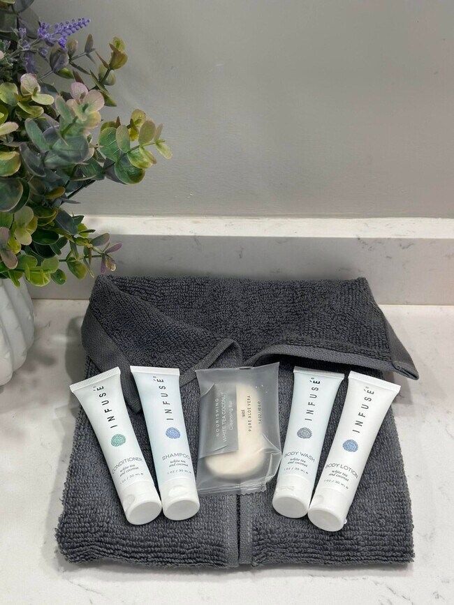 Building Photo - 1329 Periwinkle Pl