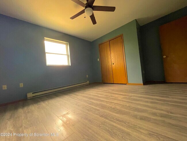 Building Photo - 254 Keyser Ave