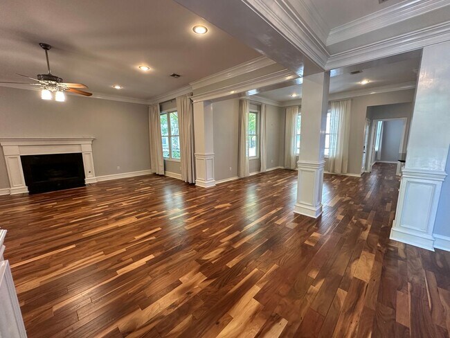 Building Photo - 3934 Hanover Pl