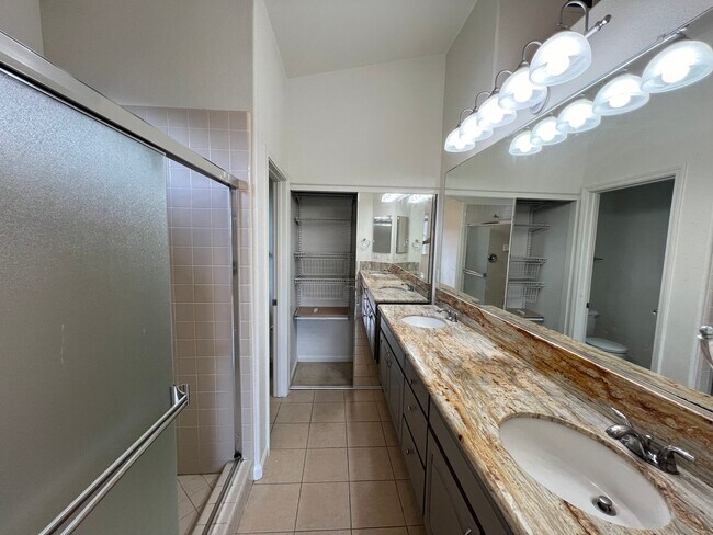Building Photo - Gorgeous 3 bedroom plus office in Empire Ranch!