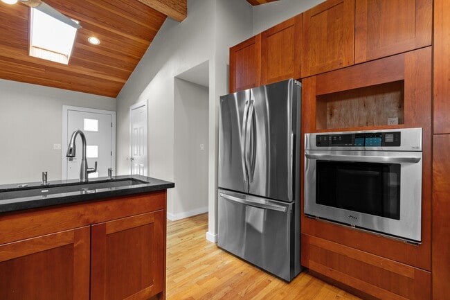 Building Photo - 7910 133rd Ave NE