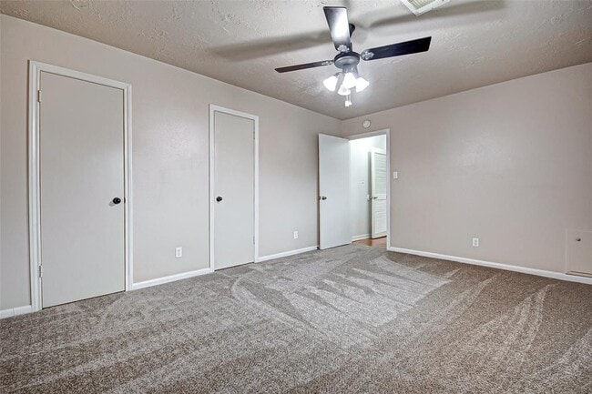 Building Photo - 9623 Philmont Dr