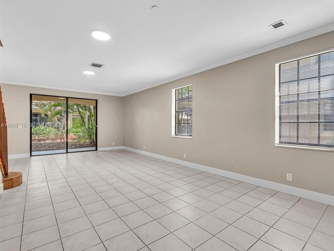 Building Photo - 4283 Vineyard Cir