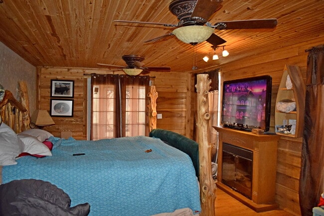 Building Photo - 6271 W Cedar Meadows Ln