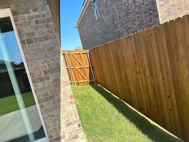 Building Photo - 4423 Marigold Dr