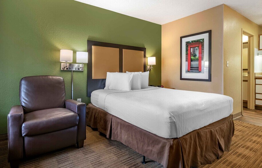 Building Photo - Furnished Studio-Jacksonville - Southside ...