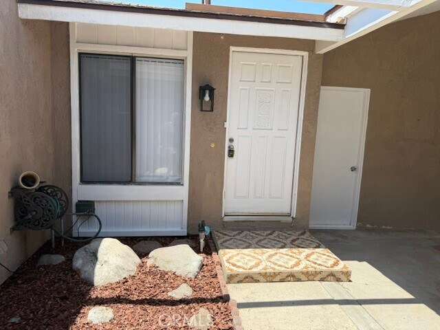 Building Photo - 2324 Raintree Dr