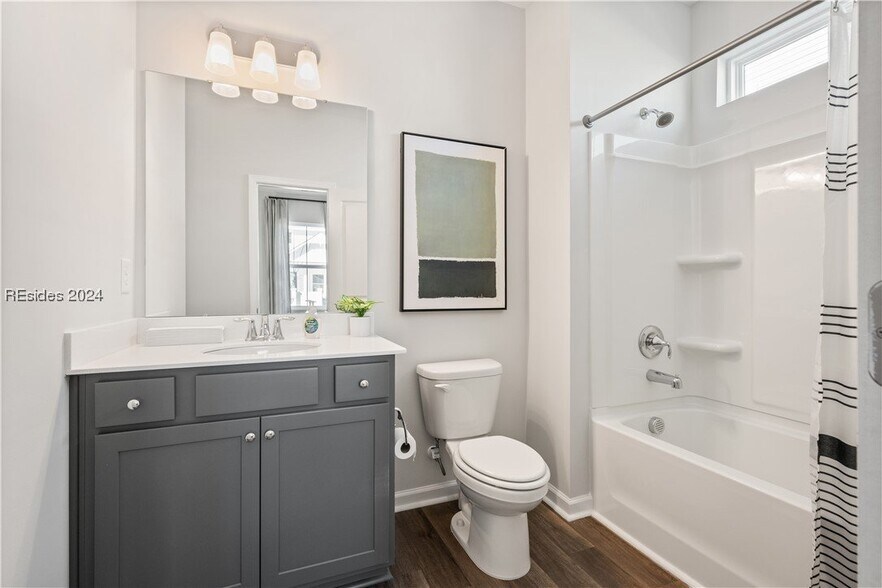 Building Photo - 7 Whispering Oaks Cir