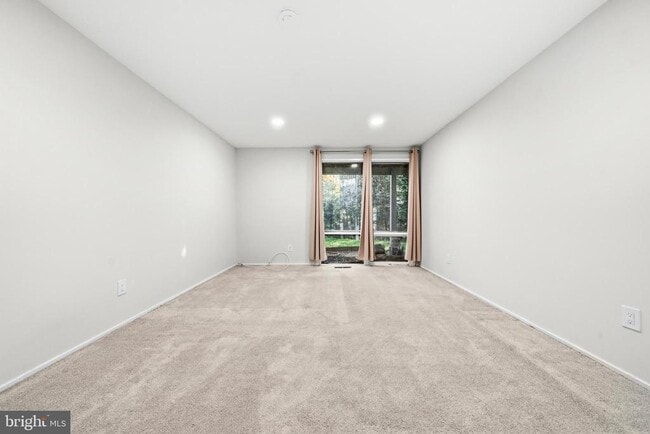 Building Photo - 9416 Holbrook Ln