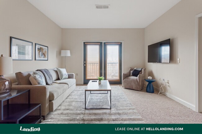 Building Photo - 316 King St