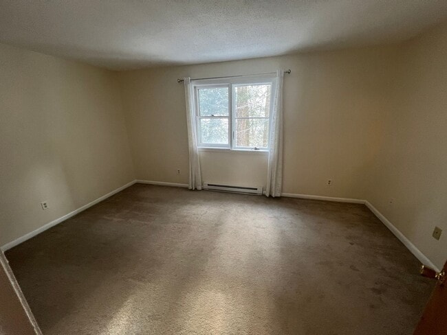 Building Photo - 2 Bedrooms Close to Dartmouth (CURRENTLY U...