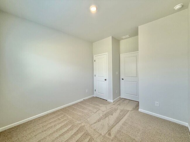 Building Photo - 112 Silver Fir Ln