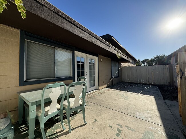 Building Photo - 6151 Meadow Vista Ln