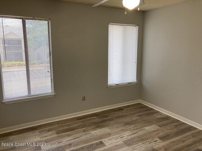 Building Photo - 3585 Sable Palm Ln