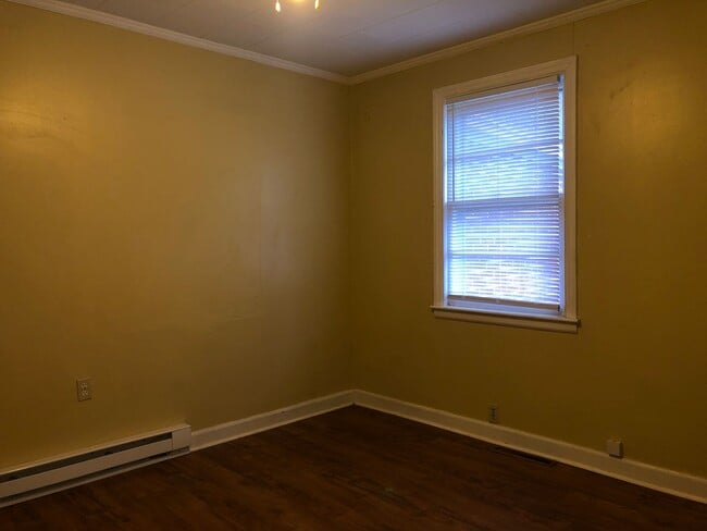 Building Photo - 553-B Jefferson Road