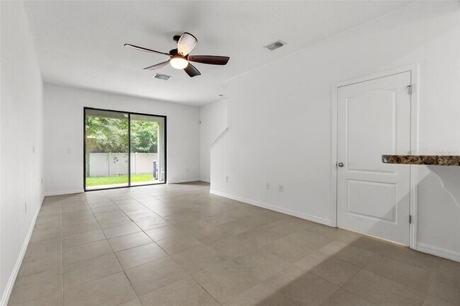 Building Photo - 5179 Bay Isle Cir
