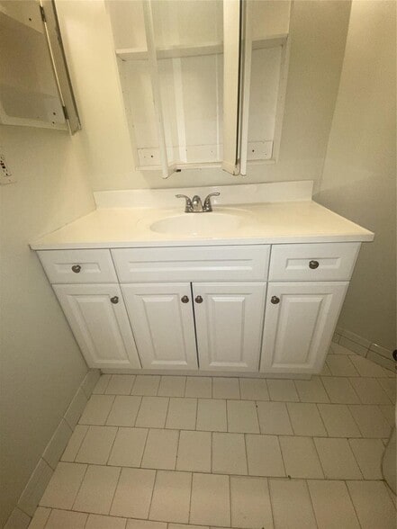 Building Photo - 9926 Watermill Cir