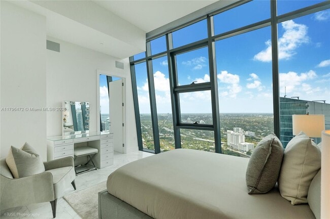 Building Photo - 1451 Brickell Ave