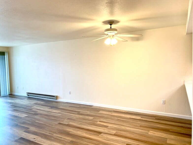 Building Photo - 9350 Redmond Woodinville Rd NE