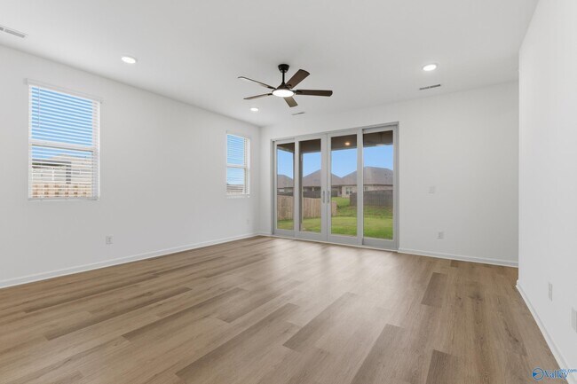 Building Photo - 104 Cavern Ct