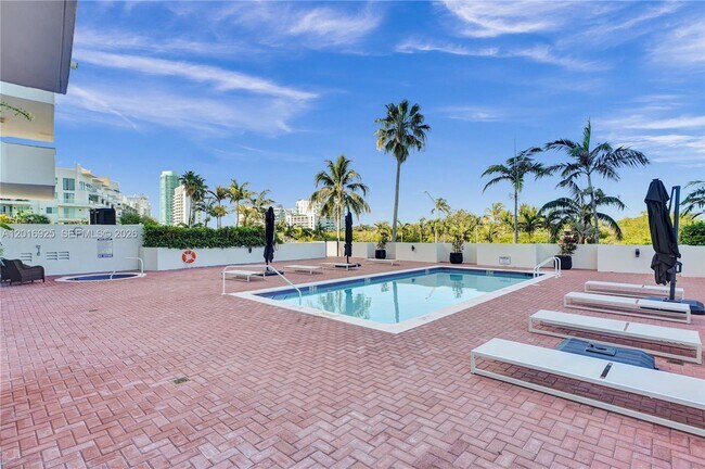 Building Photo - 6422 Collins Ave