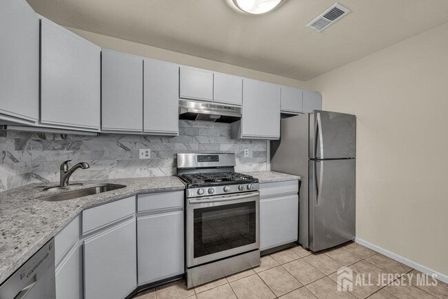 Building Photo - 604 Woodhaven Dr