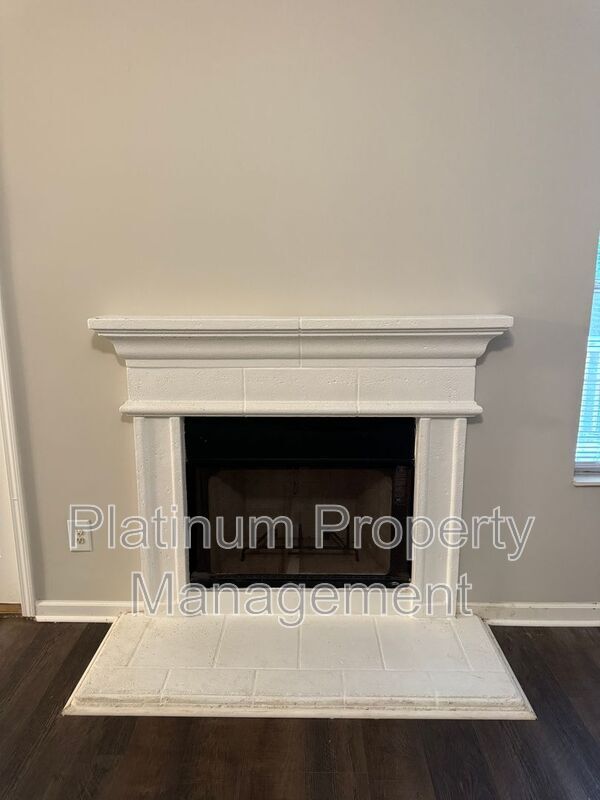 Building Photo - 2262 Charleston Pointe SE