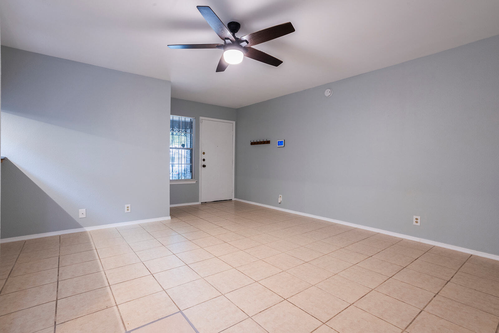 Building Photo - 5275 Meadow Rise St