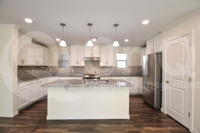 Building Photo - 139 E Bluejay Dr