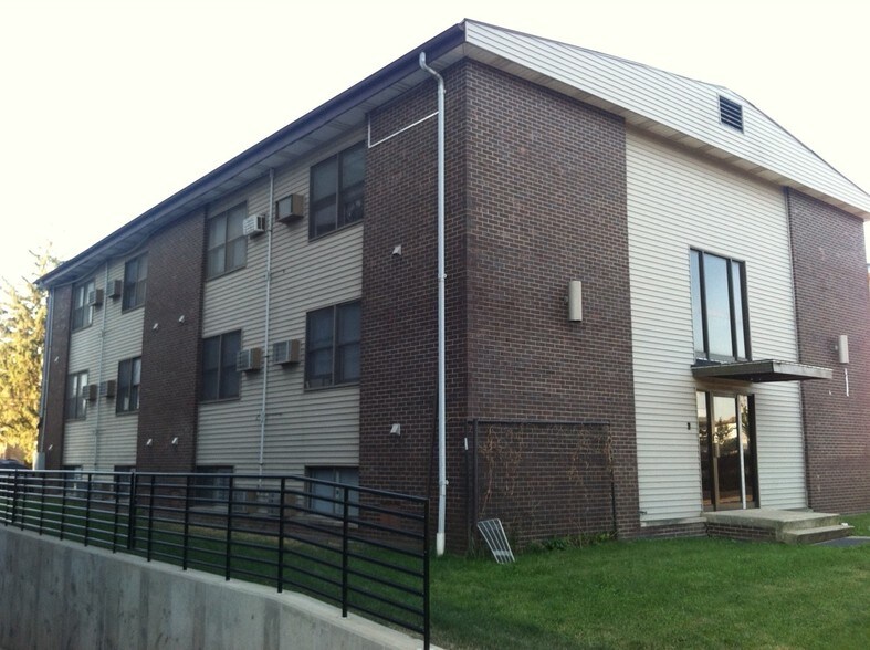 Building Photo - 57 E Healey St