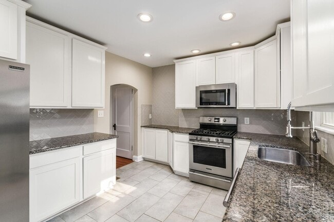 Building Photo - 1111 Northwest Blvd