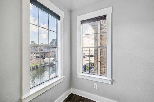 Building Photo - 12336 Pebble View Dr