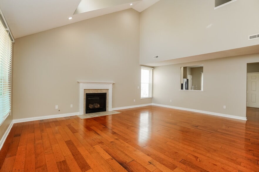 Building Photo - 1082 Finny Ave