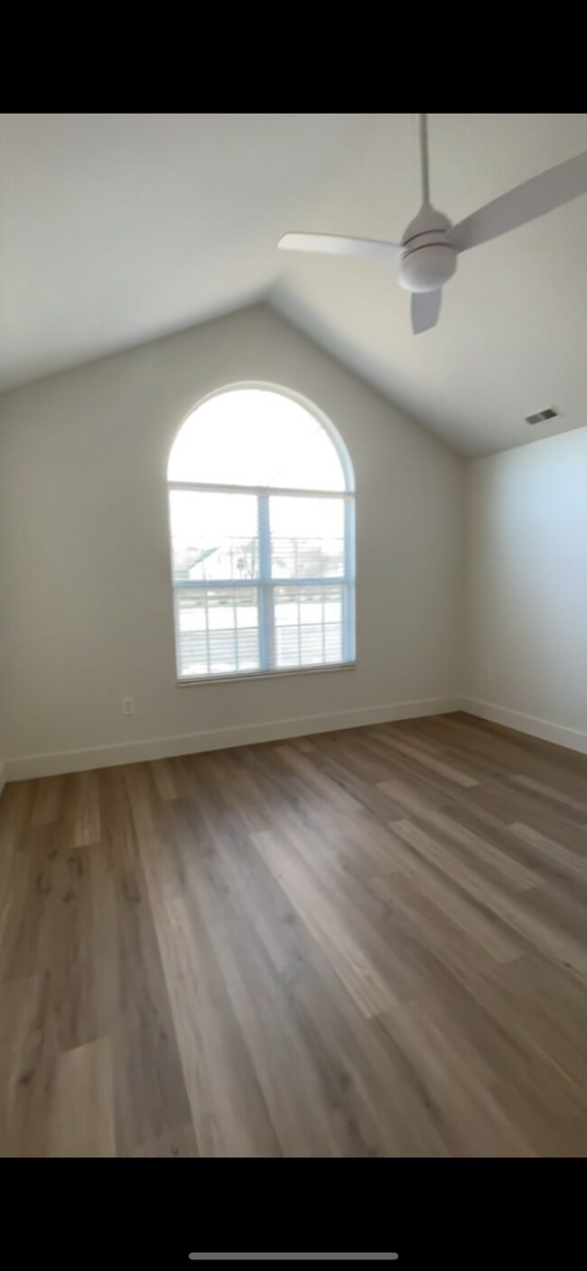 Building Photo - 500 Dandy Brush Ln W