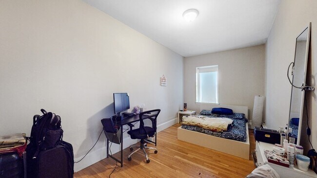 Building Photo - 289 Beacon St