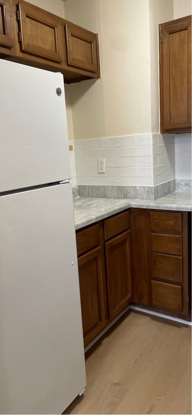 Building Photo - 401 Shadow Oaks Dr