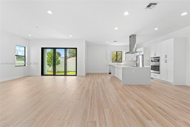 Building Photo - 1450 SW 23rd St