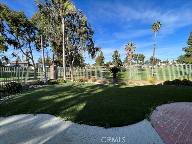 Building Photo - 925 N Ziegler Way