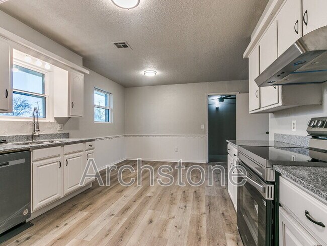 Building Photo - 401 NW 86th St