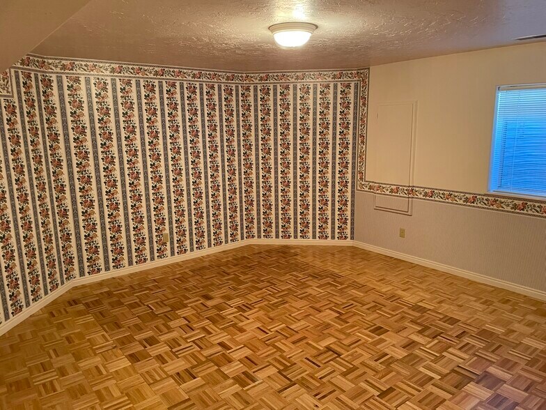 Building Photo - 132 N 170 E