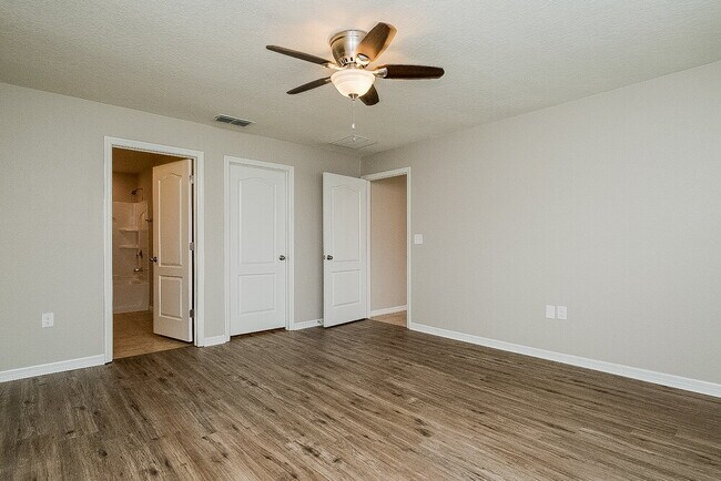 Building Photo - 11520 Southern Creek Dr