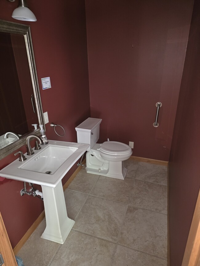 Building Photo - 4110 Juneau Ln N