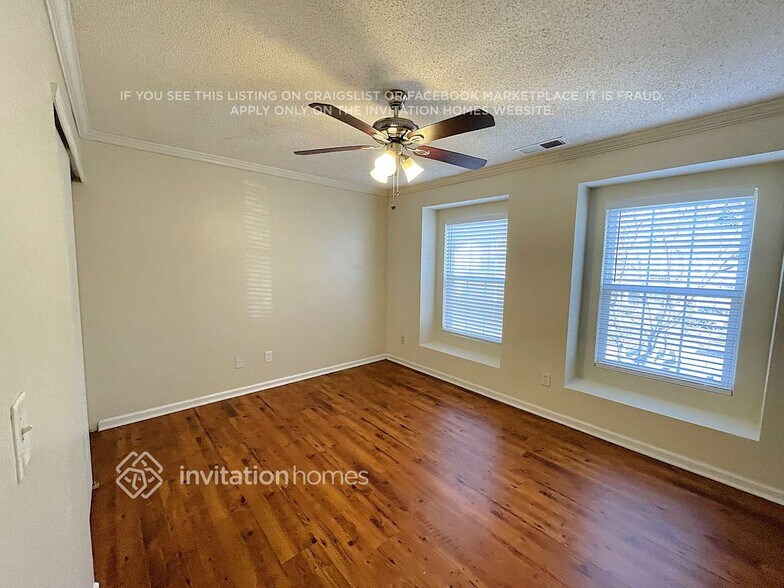 Building Photo - 547 Tribune Dr