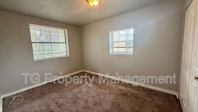 Building Photo - 2821 Moncrief Rd
