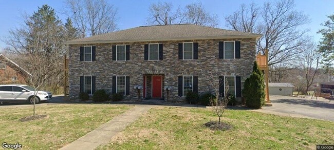 Front - 416 N Green St